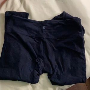 7/8th length black lululemon leggings